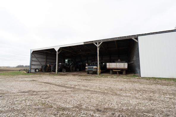 1975 County Road 1440, Moberly, MO 65270
